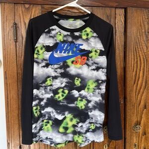 Boys XL (13-15) Long sleeve Nike Dri-Fit Athletic Shirt.